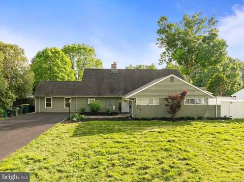 30 ROVING ROAD, LEVITTOWN, PA 19056
