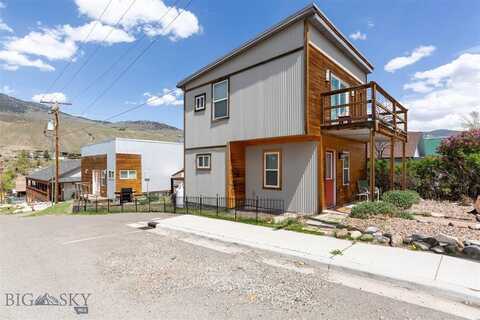 230 Main, Gardiner, MT 59030