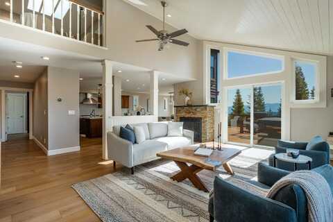 13271 Skislope Way, Truckee, CA 96161