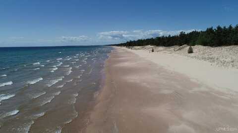 38A 1422FF Top O' the Lake, Gulliver, MI 49840