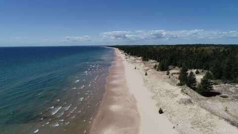 199A 7083FF Top O' the Lake, Gulliver, MI 49840