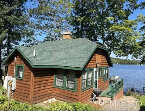 159 E Park, Iron River, MI 49935