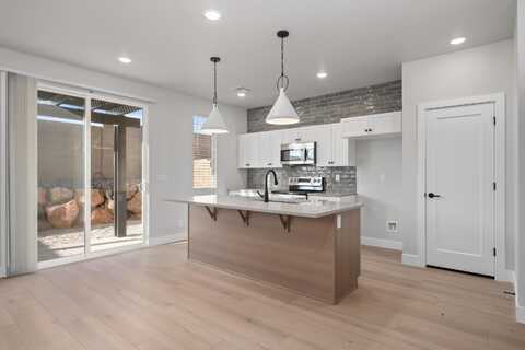 3959 Razor DR, Washington, UT 84780