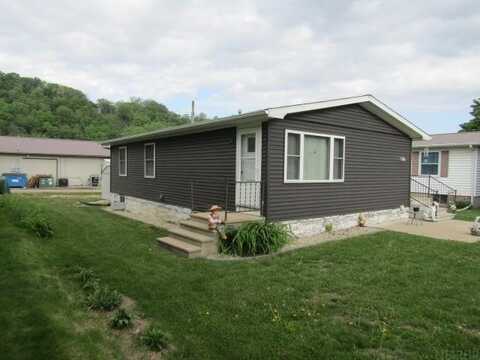 526 S 4th Street, Guttenberg, IA 52052