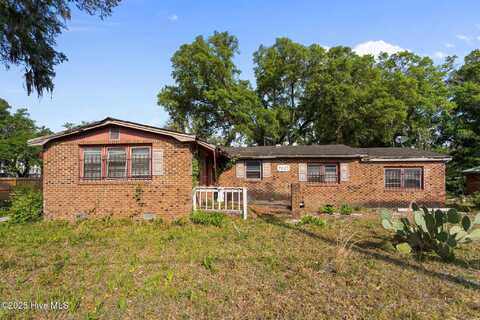7037 Market Street, Wilmington, NC 28411