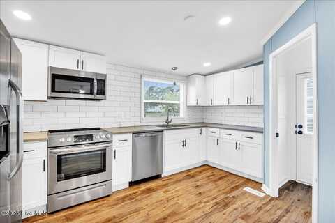 6617 Sago Palm Drive, Wilmington, NC 28412