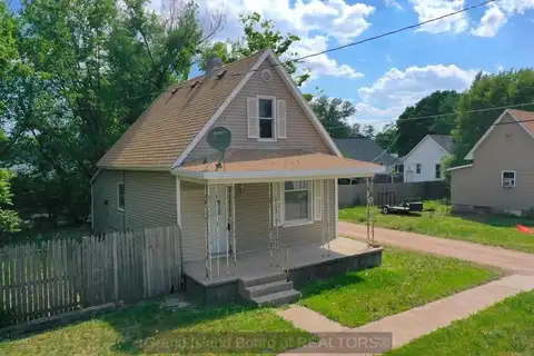 411 W C, Hastings, NE 68901