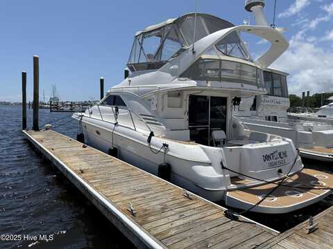 92 Harbour Point Yacht Club, Carolina Beach, NC 28428