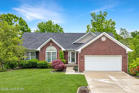 1613 E Crystal Dr, La Grange, KY 40031