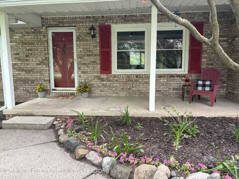 5767 Green Road, Haslett, MI 48840