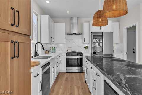1551 Boundary Peak Way, Las Vegas, NV 89135