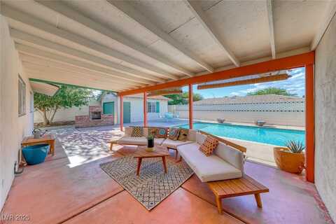 1721 E Oakey Boulevard, Las Vegas, NV 89104