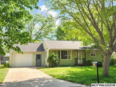 1635 Hillcrest Dr, MASON CITY, IA 50401