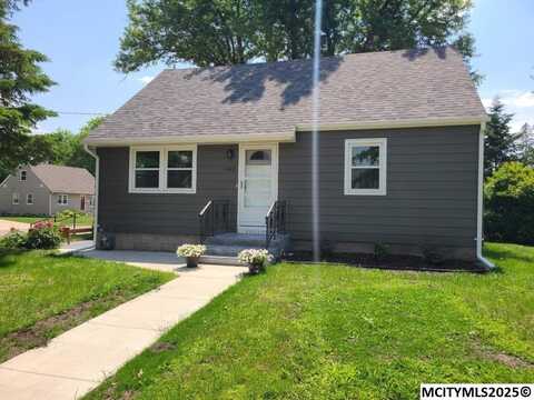 685 14th NE, MASON CITY, IA 50401