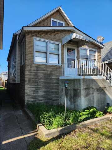 1525 121st Street, Whiting, IN 46394