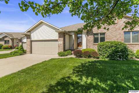 707 Heatherwood Street, Fremont, NE 68025