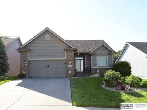 8215 S 107 Street, La Vista, NE 68128