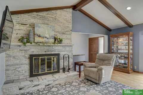10032 Kings Drive, Omaha, NE 68142