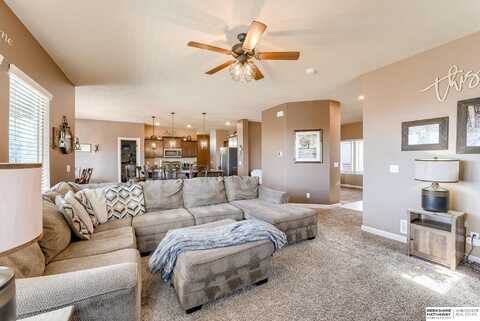 8902 N 161 Avenue, Bennington, NE 68007
