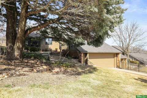 850 S 112th Plaza, Omaha, NE 68154
