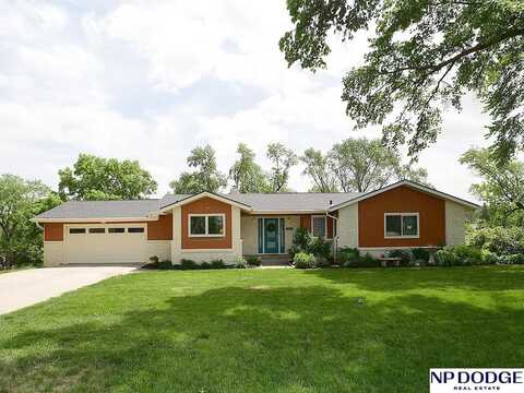 951 Crestridge Road, Omaha, NE 68154