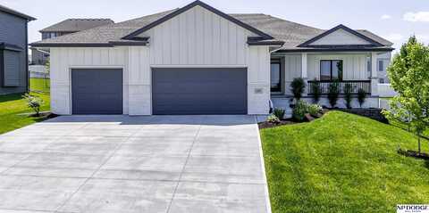 10221 Osprey Lane, Papillion, NE 68046