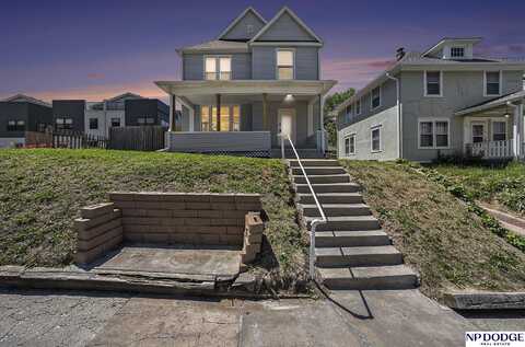 914 S 33 Street, Omaha, NE 68105