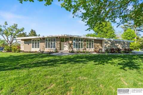 6426 Country Squire Lane, Omaha, NE 68152