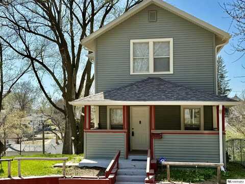 5906 N 34th Street, Omaha, NE 68111