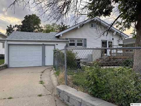 2710 S 13th Street, Lincoln, NE 68502