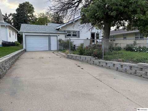 2710 S 13th Street, Lincoln, NE 68502
