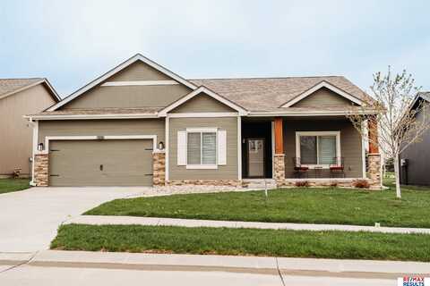 7202 N 167 Avenue, Bennington, NE 68007