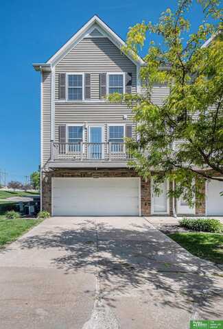 16762 Arcadia Plaza, Omaha, NE 68116