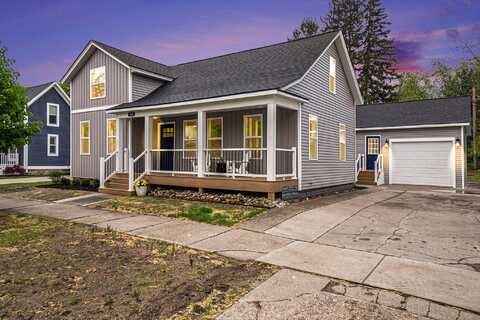 520 Elliott Avenue, Grand Haven, MI 49417