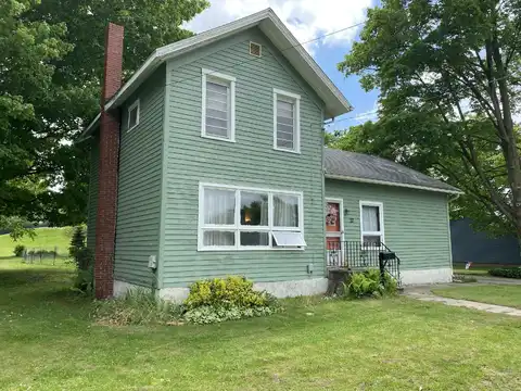 27 Hawley Street, Quincy, MI 49082