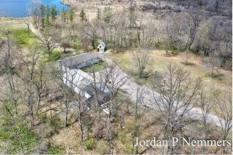 12375 Overlook Drive NE, Greenville, MI 48838