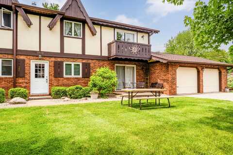 5410 Country Aire Drive, Coloma, MI 49038