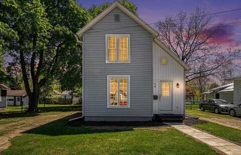 24 W Bernard Street, Hartford, MI 49057