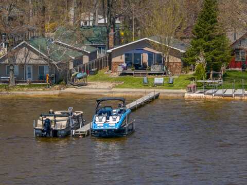 108 Eastbrook Avenue, Houghton Lake, MI 48629