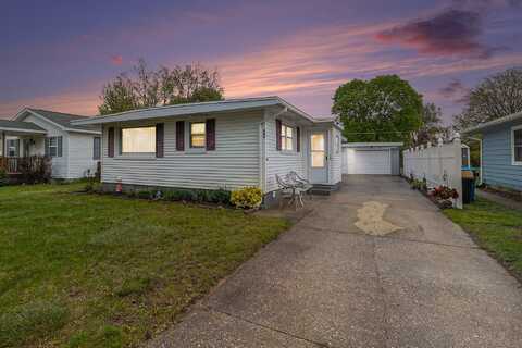 909 Lawndale Street, Ludington, MI 49431