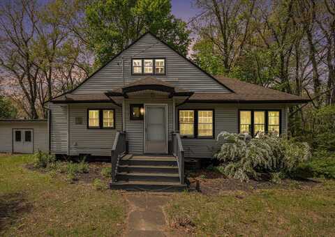 7566 Red Arrow Highway, Stevensville, MI 49127