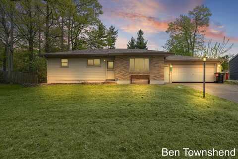 4626 Foxcroft Avenue NW, Comstock Park, MI 49321