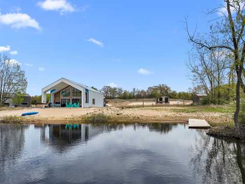 7469 Lake Solis Drive, Stevensville, MI 49127