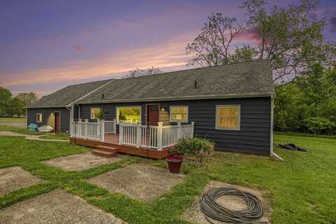557 West James Street, Lawrence, MI 49064