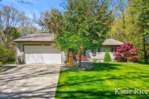 6611 Burton Woods Drive, Whitehall, MI 49461