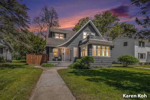 521 E Savidge Street, Spring Lake, MI 49456