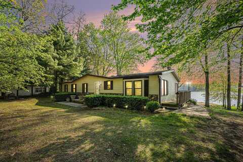 1011 55th Street, Pullman, MI 49450