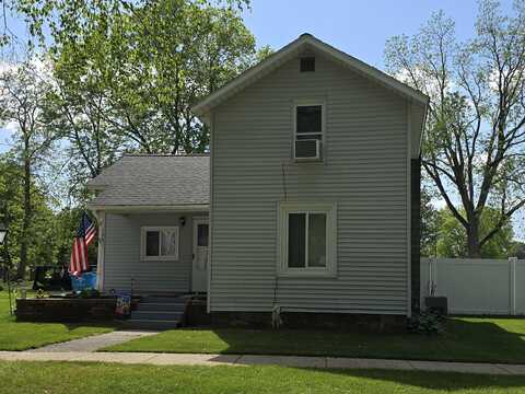 150 Palmer Avenue, Colon, MI 49040