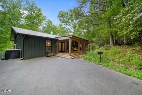 515 Johnson Lane, Gatlinburg, TN 37738