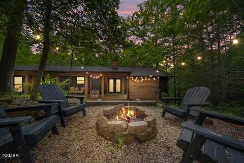 515 Johnson Lane, Gatlinburg, TN 37738